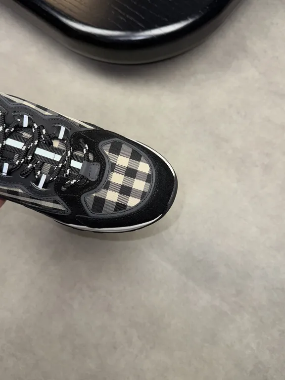 Burberry Shoe 